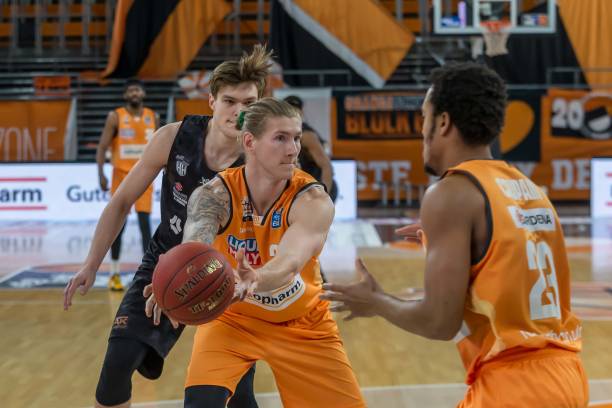 他未携带保 他未携带保